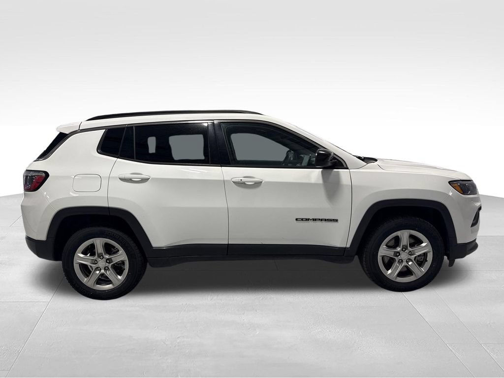 Used 2024 Jeep Compass Latitude AWD/4WD image 47