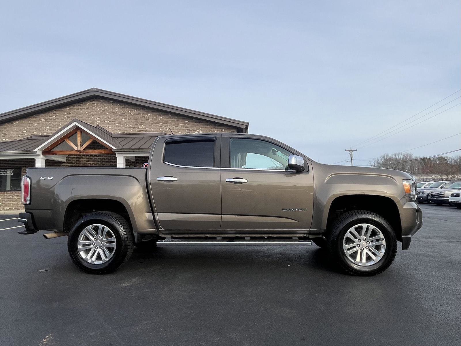 Used 2017 GMC Canyon SLT w/ Driver Alert Package image 22