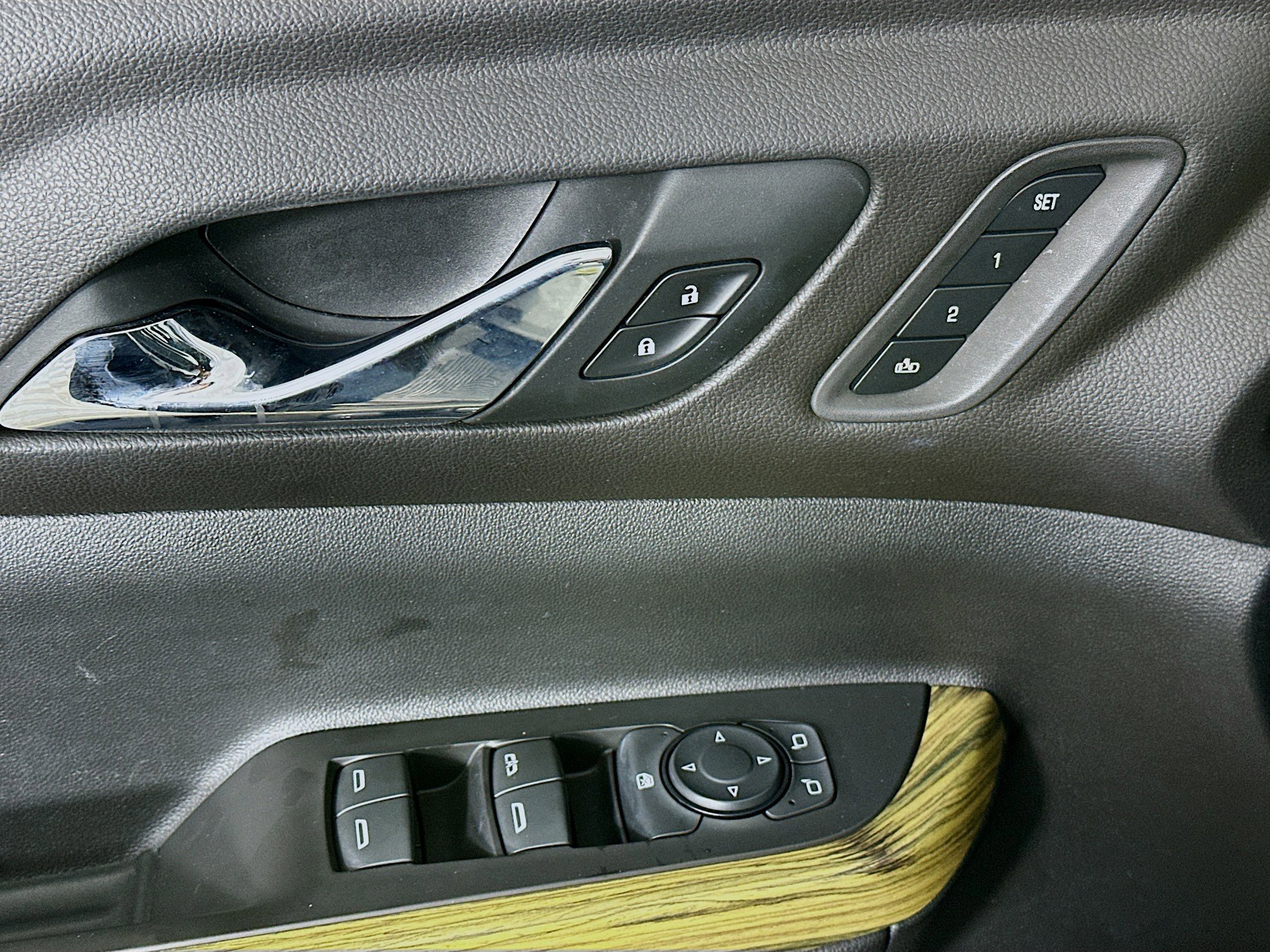 Used 2019 GMC Acadia Denali w/ Technology Package FWD image 15