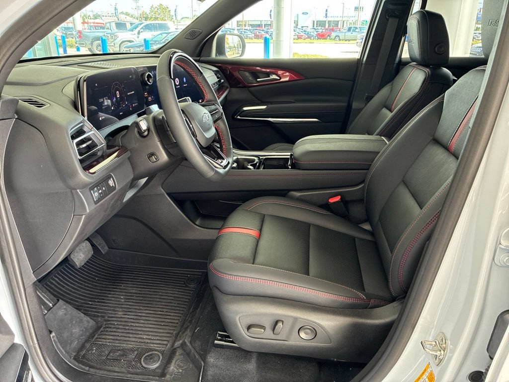New 2026 Chevrolet Traverse RS w/ LPO, Floor Liner Package FWD image 21