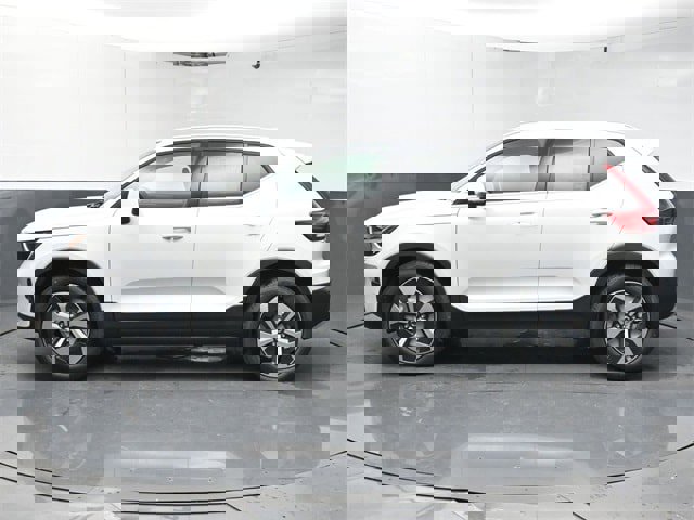 New 2025 Volvo XC40 B5 Plus w/ Protection Package Premier image 5