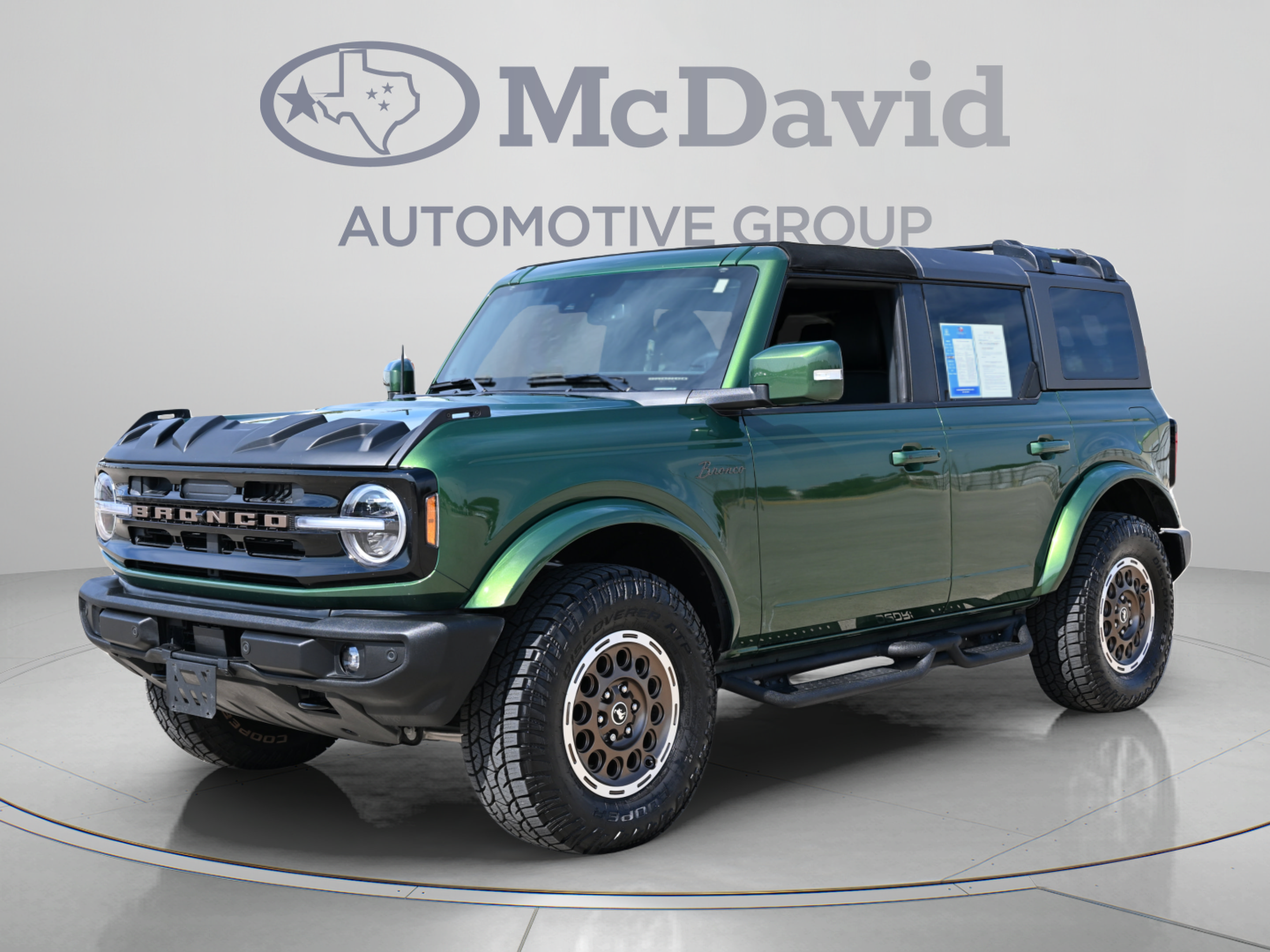 Used 2025 Ford Bronco Outer Banks AWD/4WD image 1