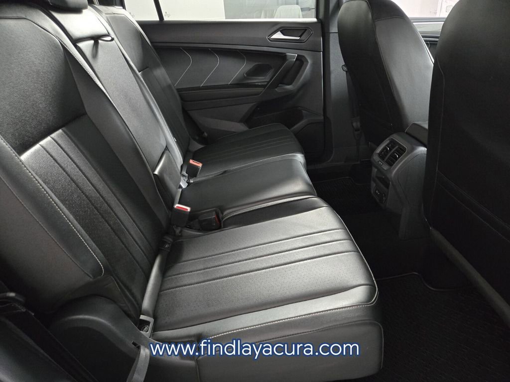 Used 2023 Volkswagen Tiguan SE R-Line image 17