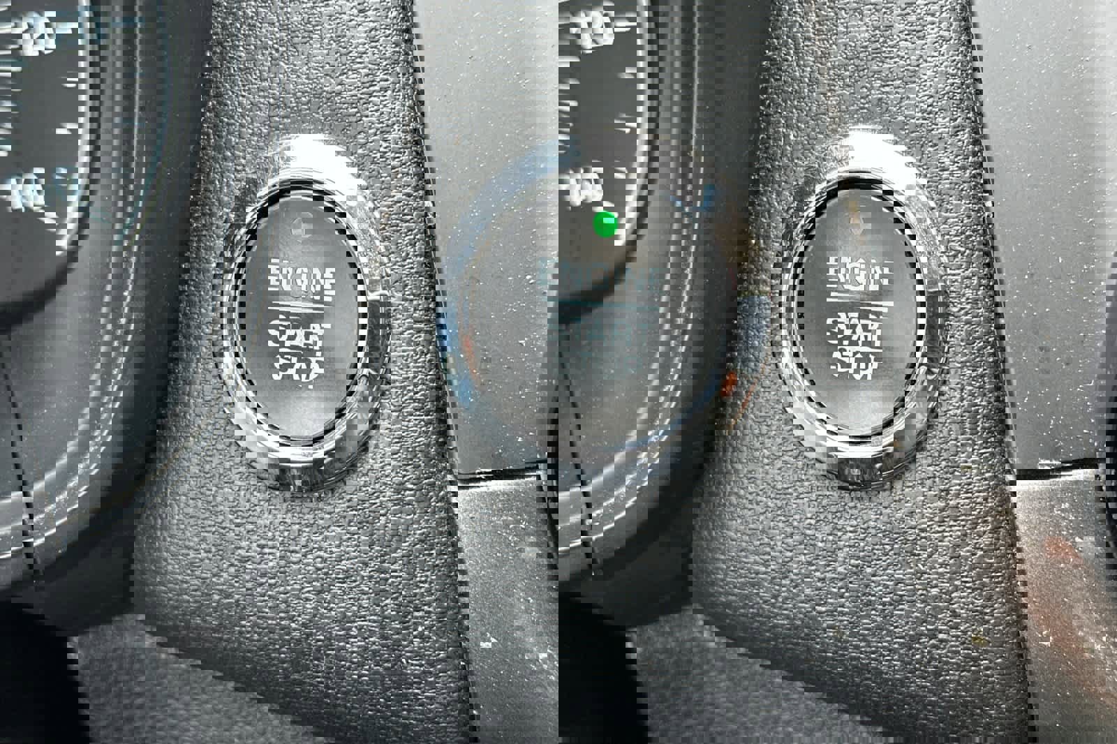 Used 2021 Ford EcoSport SE w/ SE Convenience Package image 24