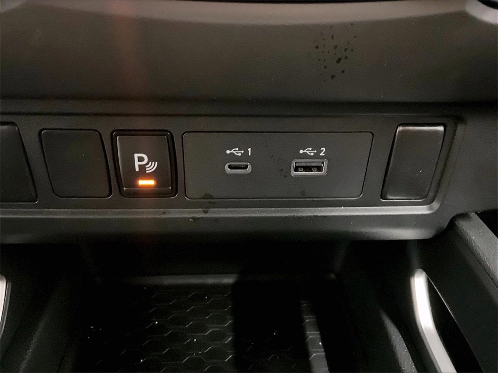 Used 2025 Nissan Frontier SV image 26