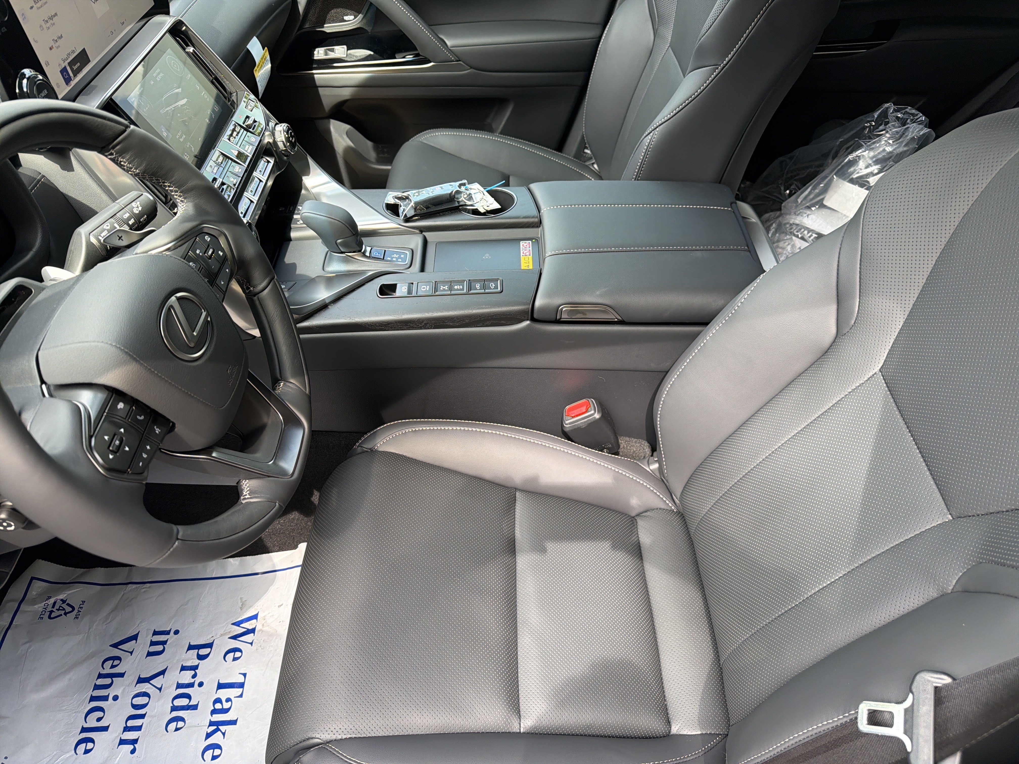New 2026 Lexus LX 700h Luxury AWD/4WD image 13