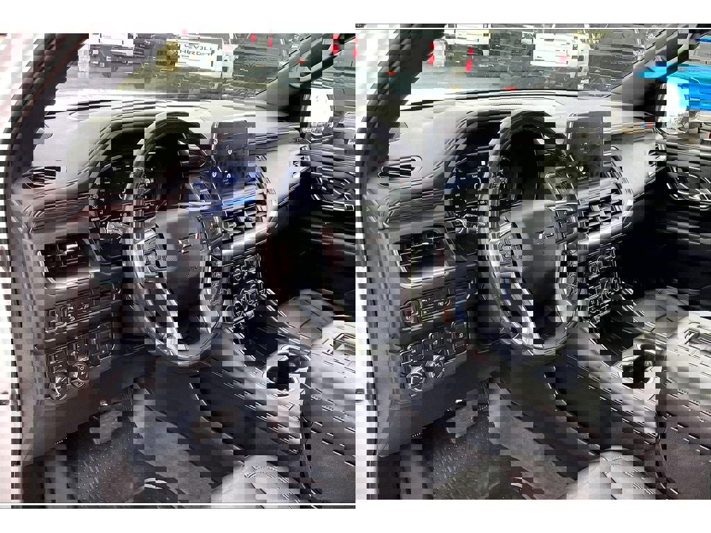 Used 2022 Chevrolet Suburban Z71 w/ Z71 Off-Road Package image 15