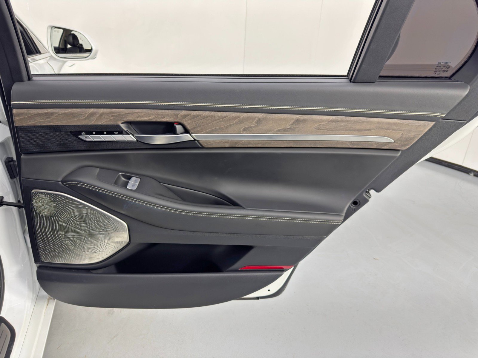 Used 2021 Genesis G90 5.0 Ultimate image 56