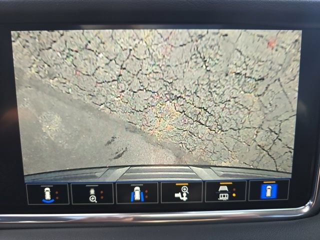 Used 2023 GMC Yukon Denali AWD/4WD image 19