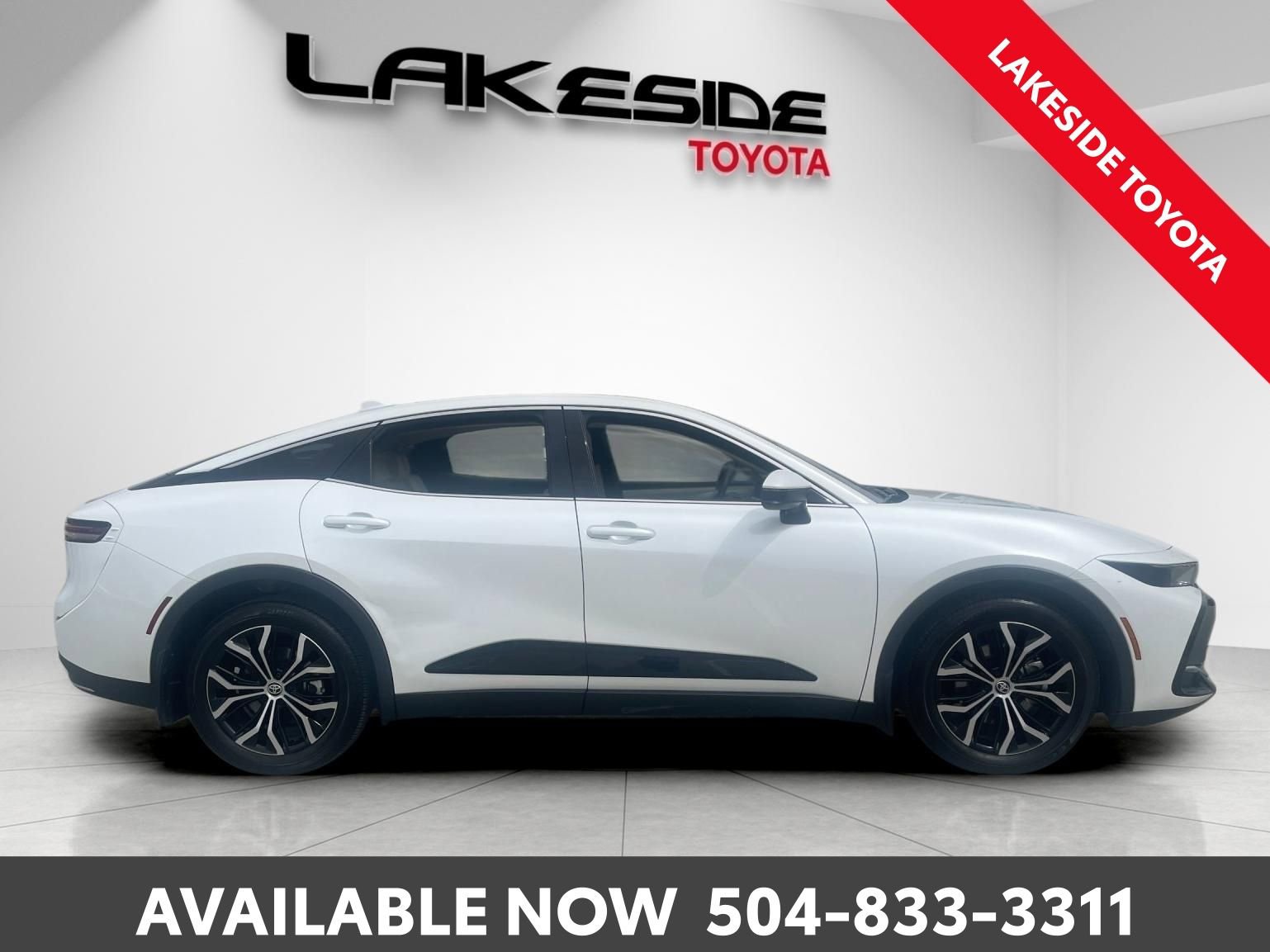 Used 2023 Toyota Crown Limited image 22