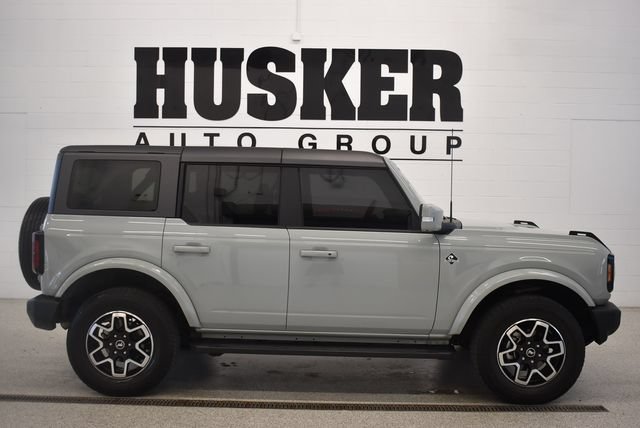 Used 2022 Ford Bronco Outer Banks AWD/4WD image 2