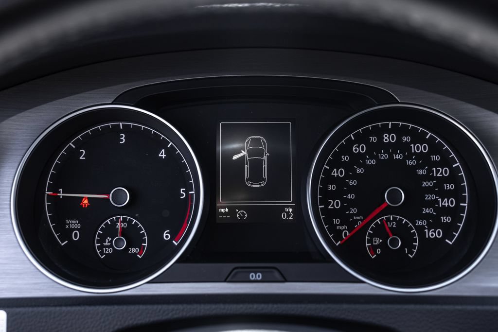 Used 2015 Volkswagen Golf TDI SE w/ Lighting Package FWD image 25