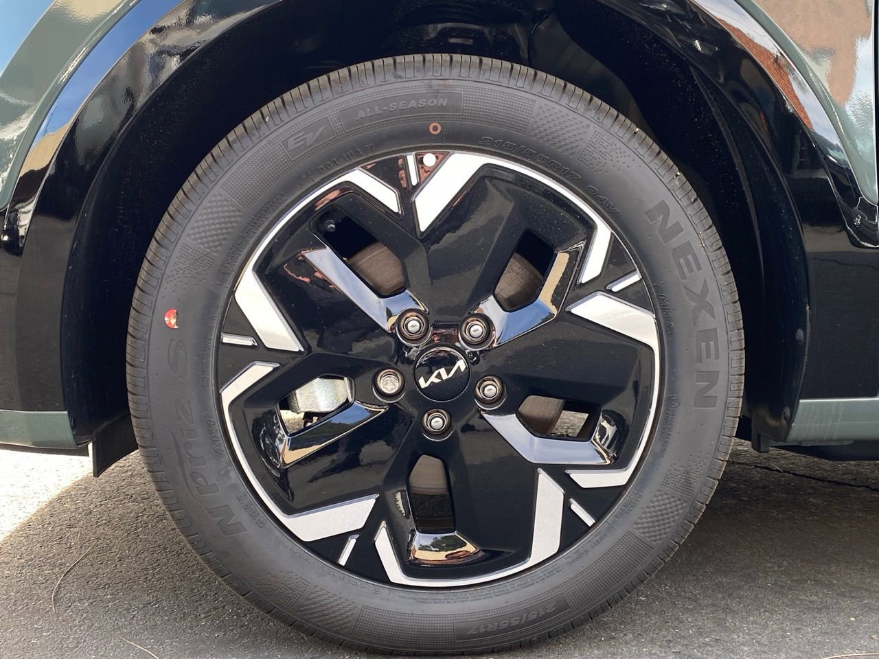 New 2025 Kia Niro Wind w/ Wind Preserve Package image 10