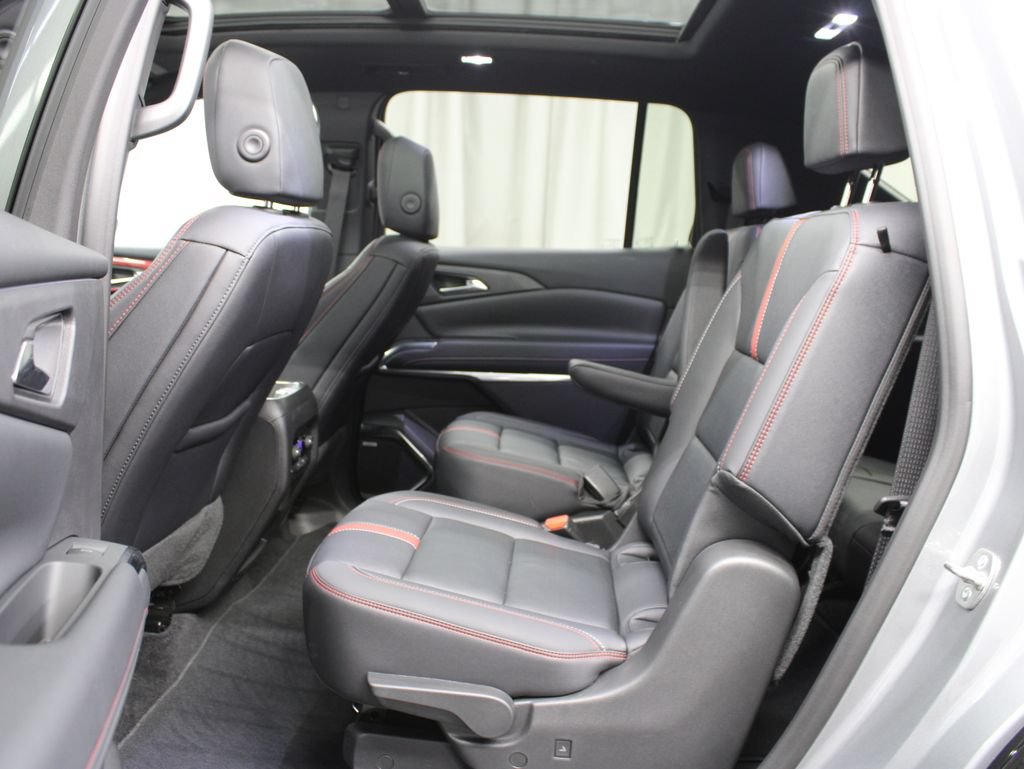 Used 2026 Chevrolet Traverse RS AWD/4WD image 17