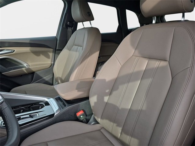 Certified 2025 Audi Q5 Premium w/ Convenience Package image 15