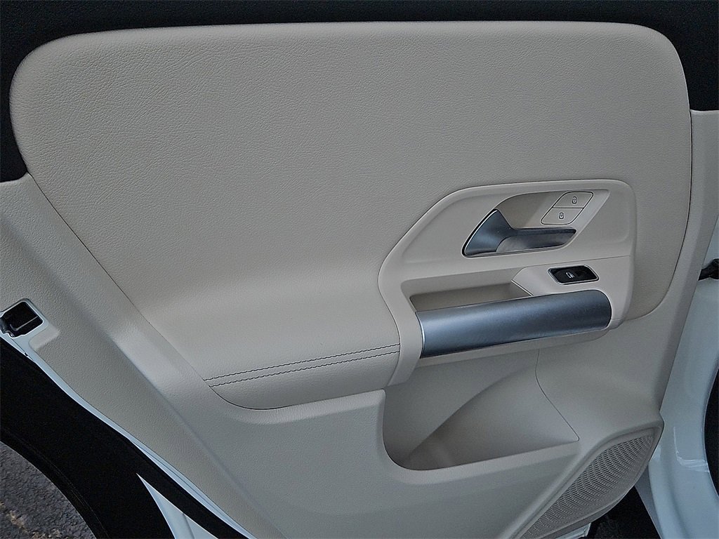 Certified 2025 Mercedes-Benz GLA 250 4MATIC image 17