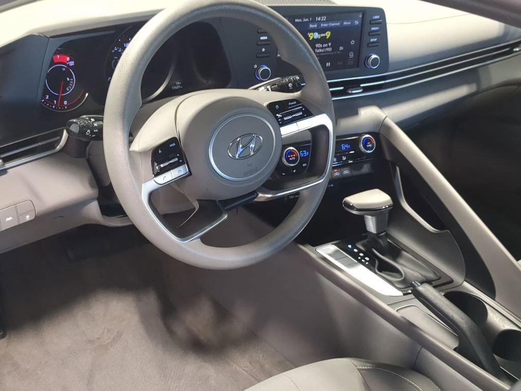 Used 2021 Hyundai Elantra SEL FWD image 12