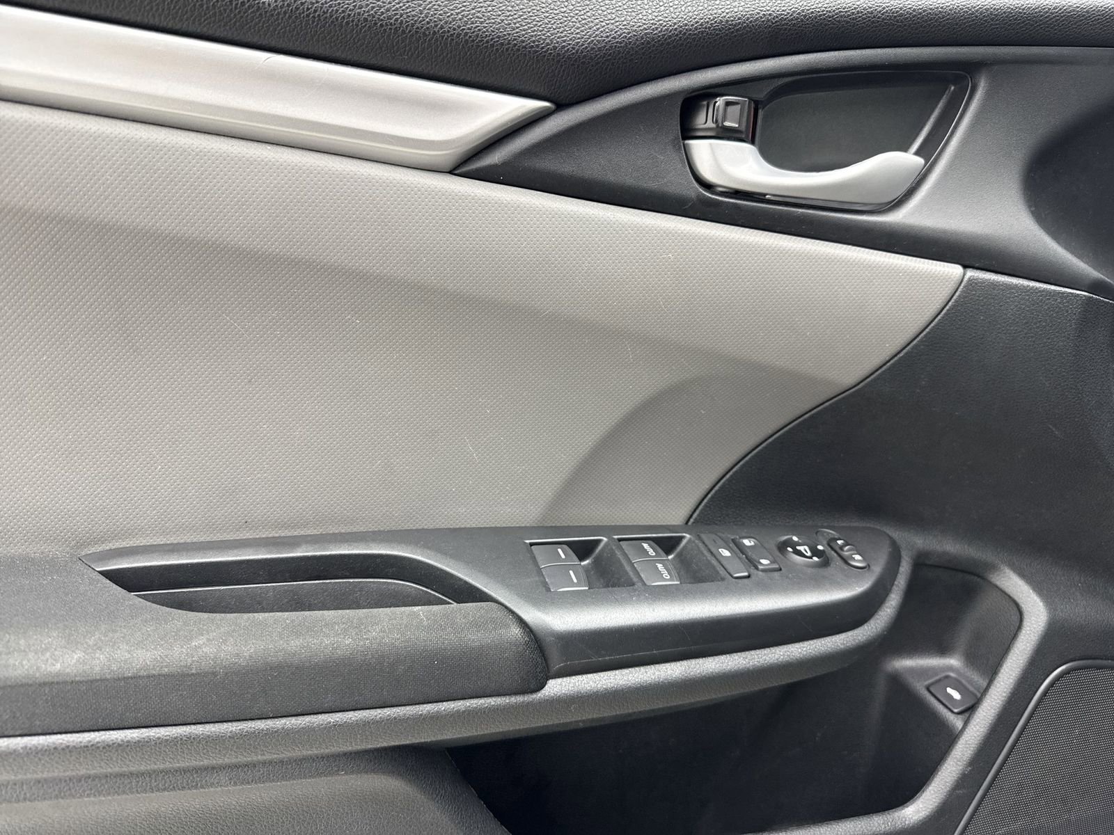 Used 2019 Honda Civic LX image 26