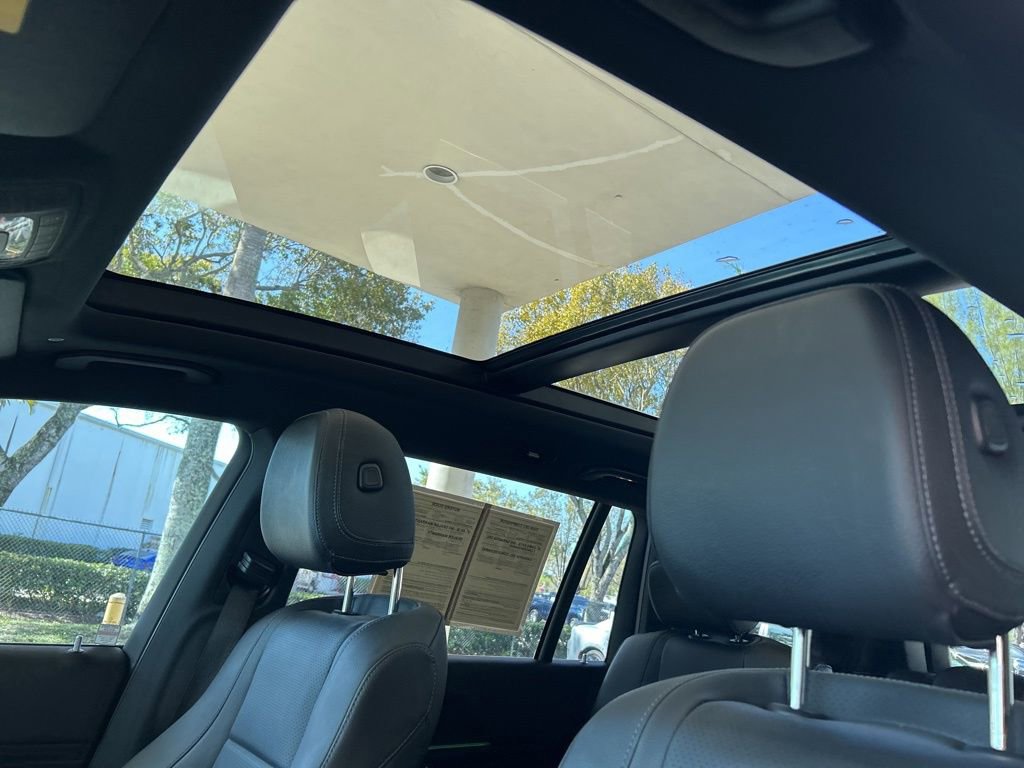 Used 2023 Mercedes-Benz GLS 450 4MATIC w/ AMG Line Exterior image 18