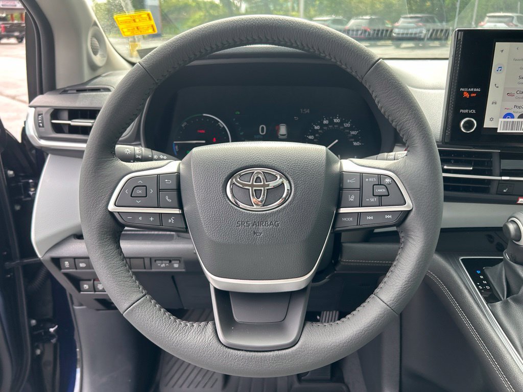 New 2026 Toyota Sienna XLE AWD/4WD image 14