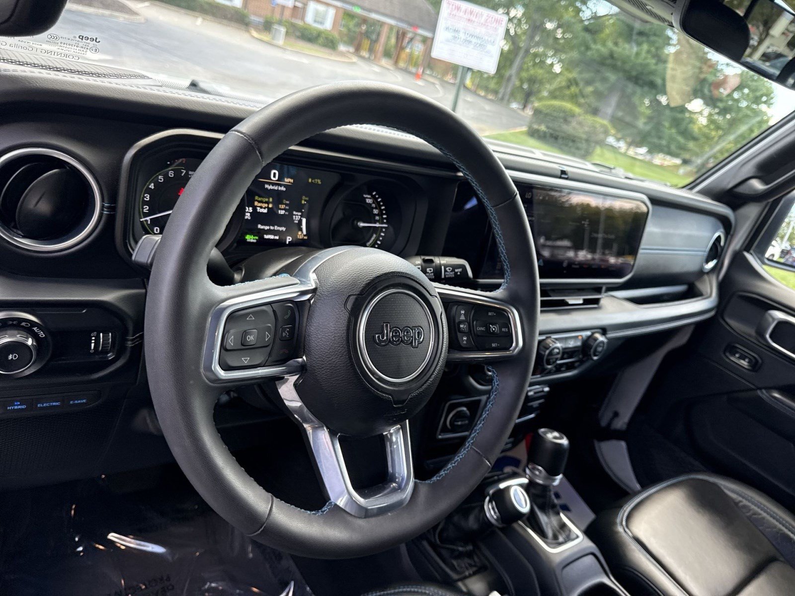 Used 2024 Jeep Wrangler High Altitude AWD/4WD image 16