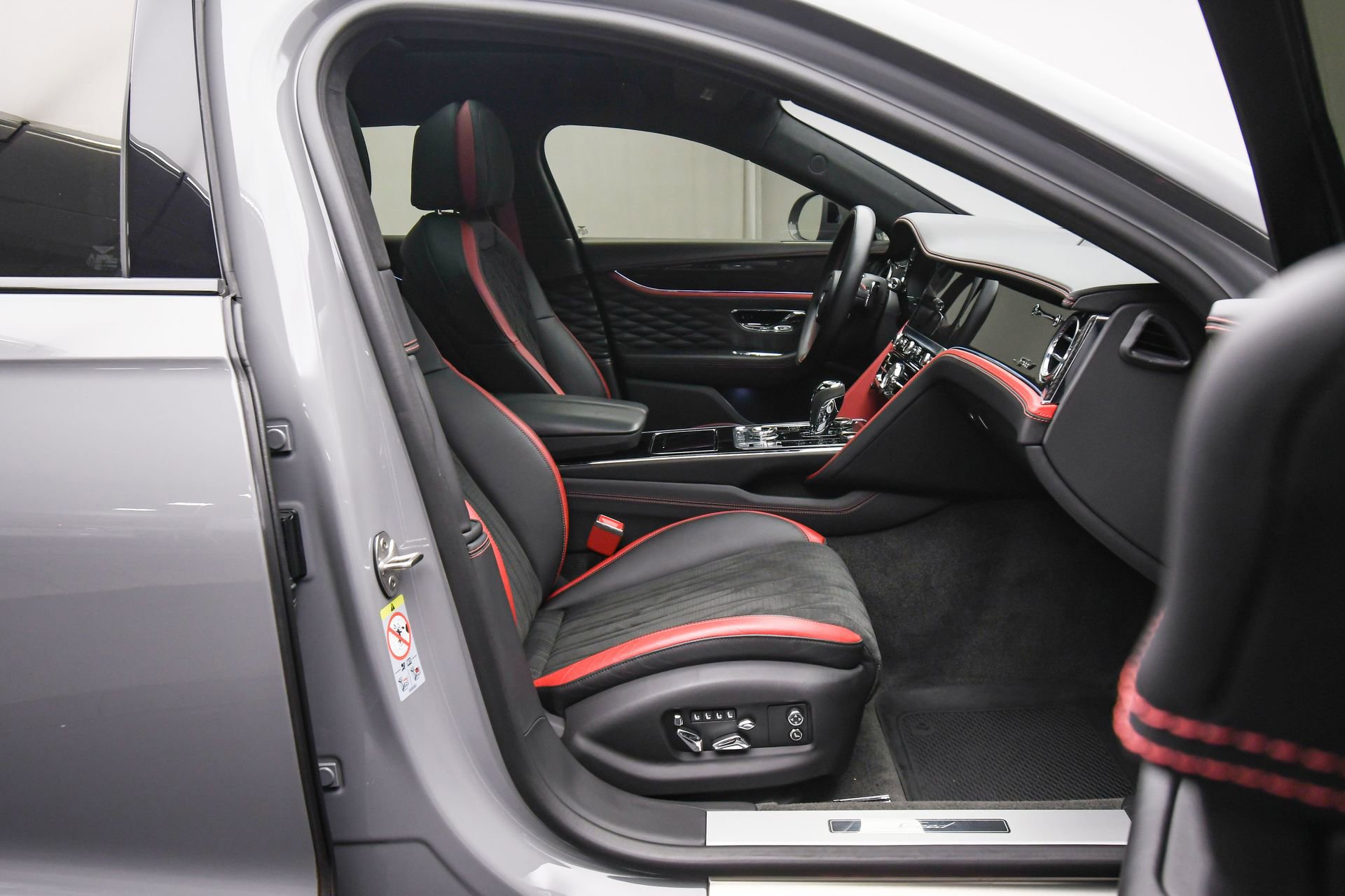 Certified 2023 Bentley Flying Spur W12 image 49