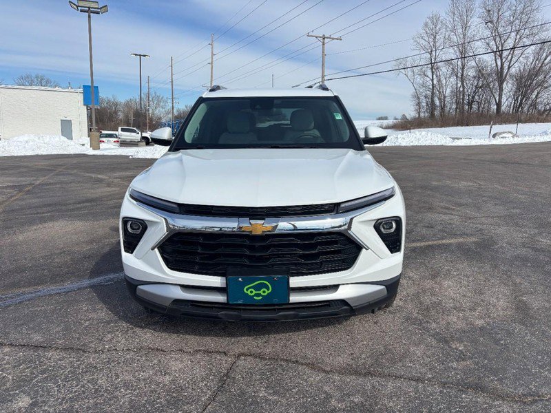 Certified 2025 Chevrolet TrailBlazer LT w/ Driver Confidence Package image 8