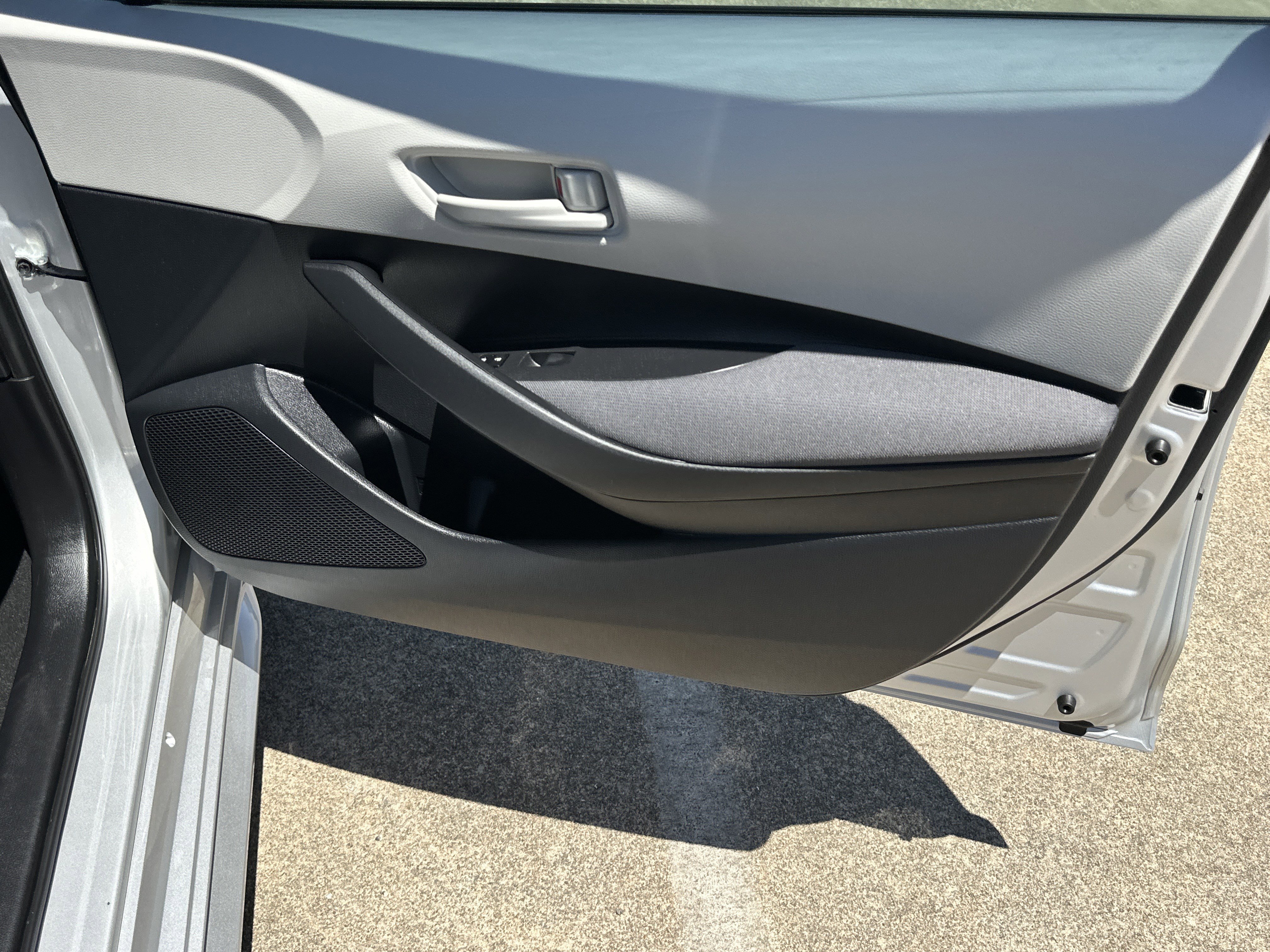 Used 2024 Toyota Corolla LE FWD image 15