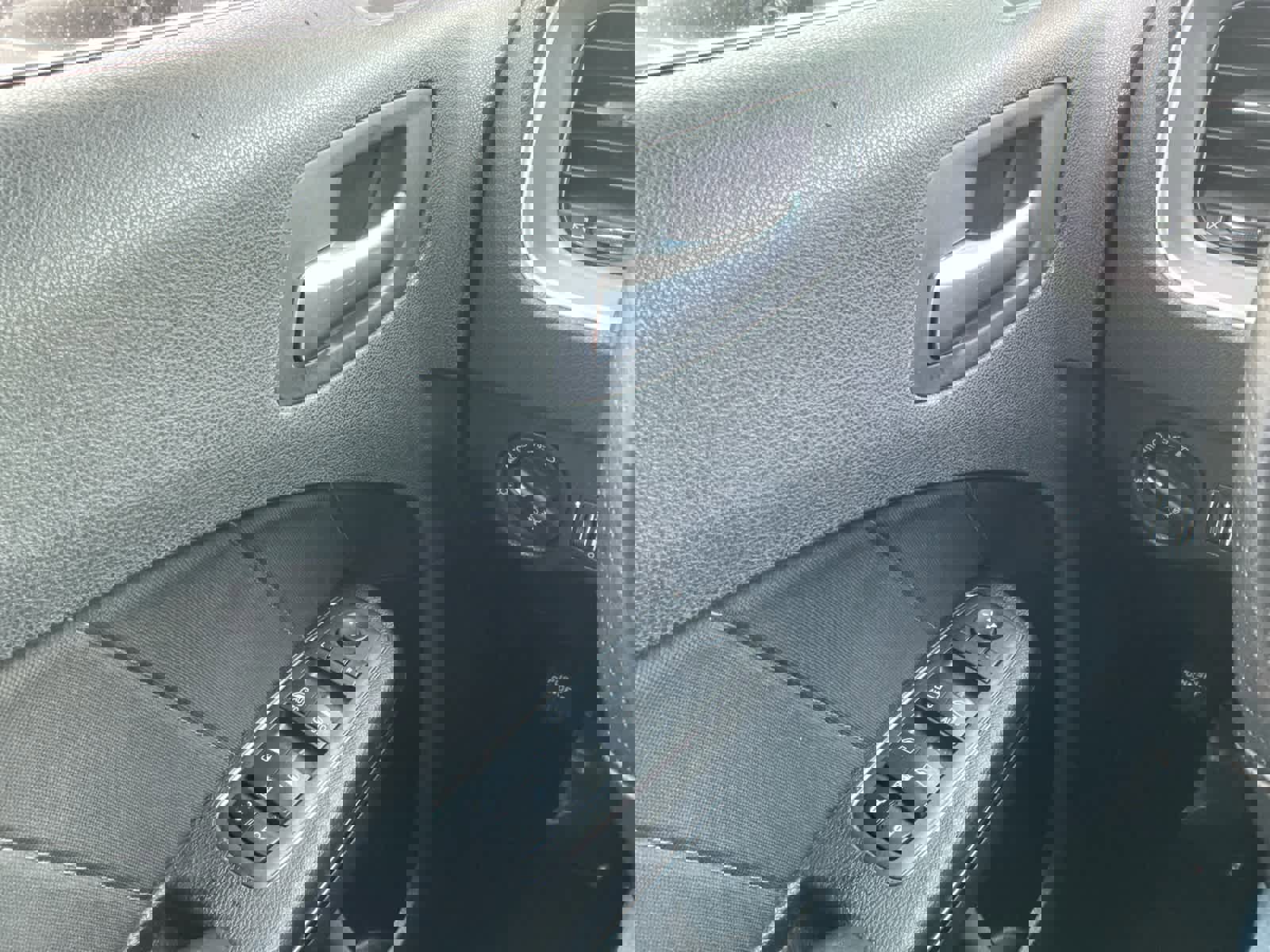 Used 2022 Dodge Charger R/T w/ Blacktop Package image 19