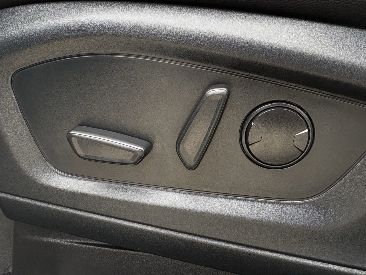 Used 2022 Ford Explorer Limited w/ Equipment Group 301A image 27