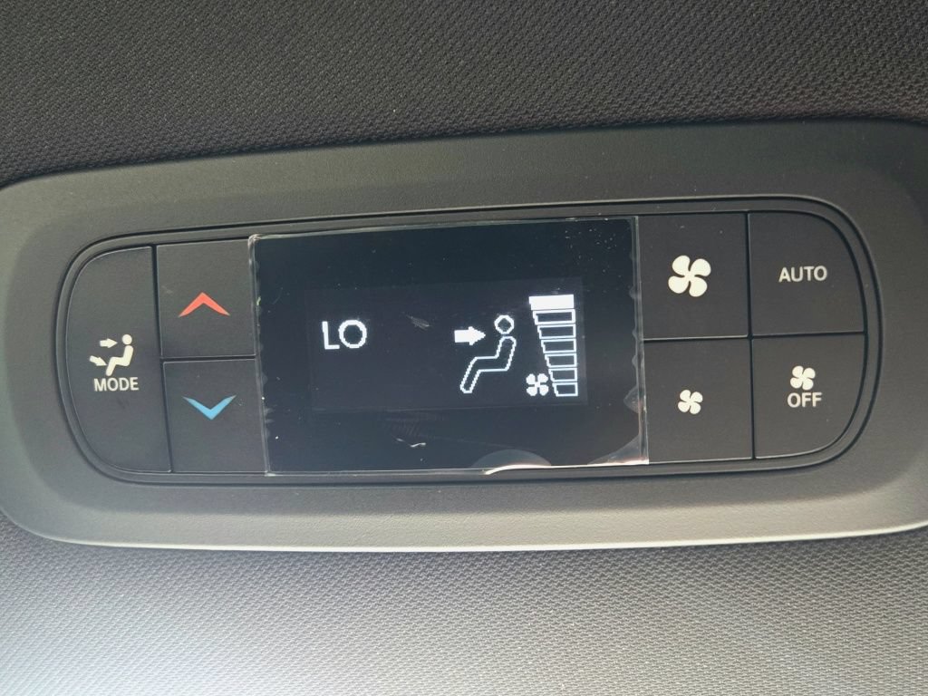 New 2027 Chrysler Pacifica Select AWD/4WD image 10
