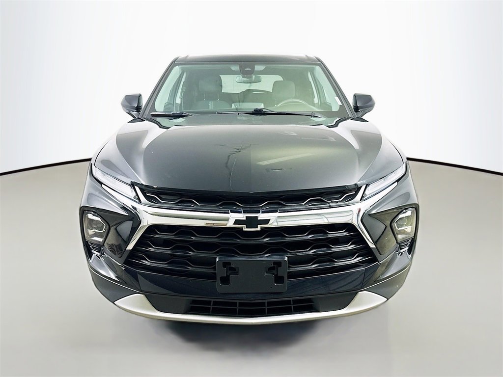 Used 2023 Chevrolet Blazer LT image 2