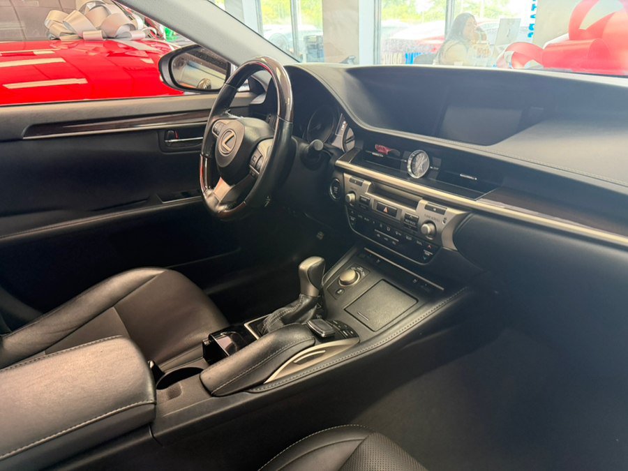 Used 2018 Lexus ES 350 w/ Navigation System Package FWD image 45