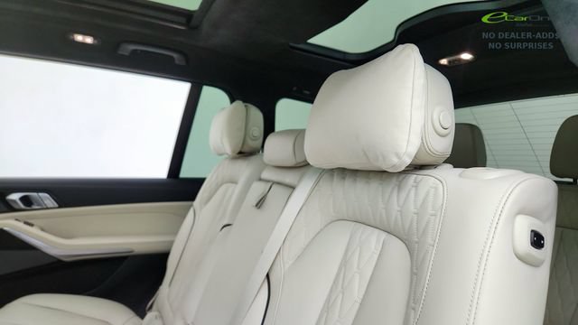 Used 2026 BMW X7 M60i AWD/4WD image 32