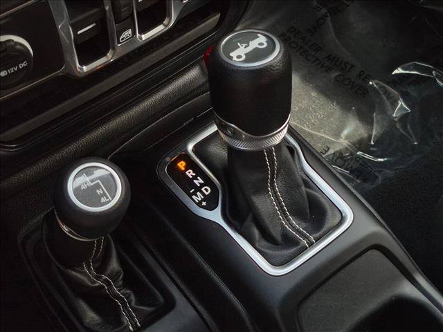 Used 2019 Jeep Wrangler Unlimited Sahara AWD/4WD image 12