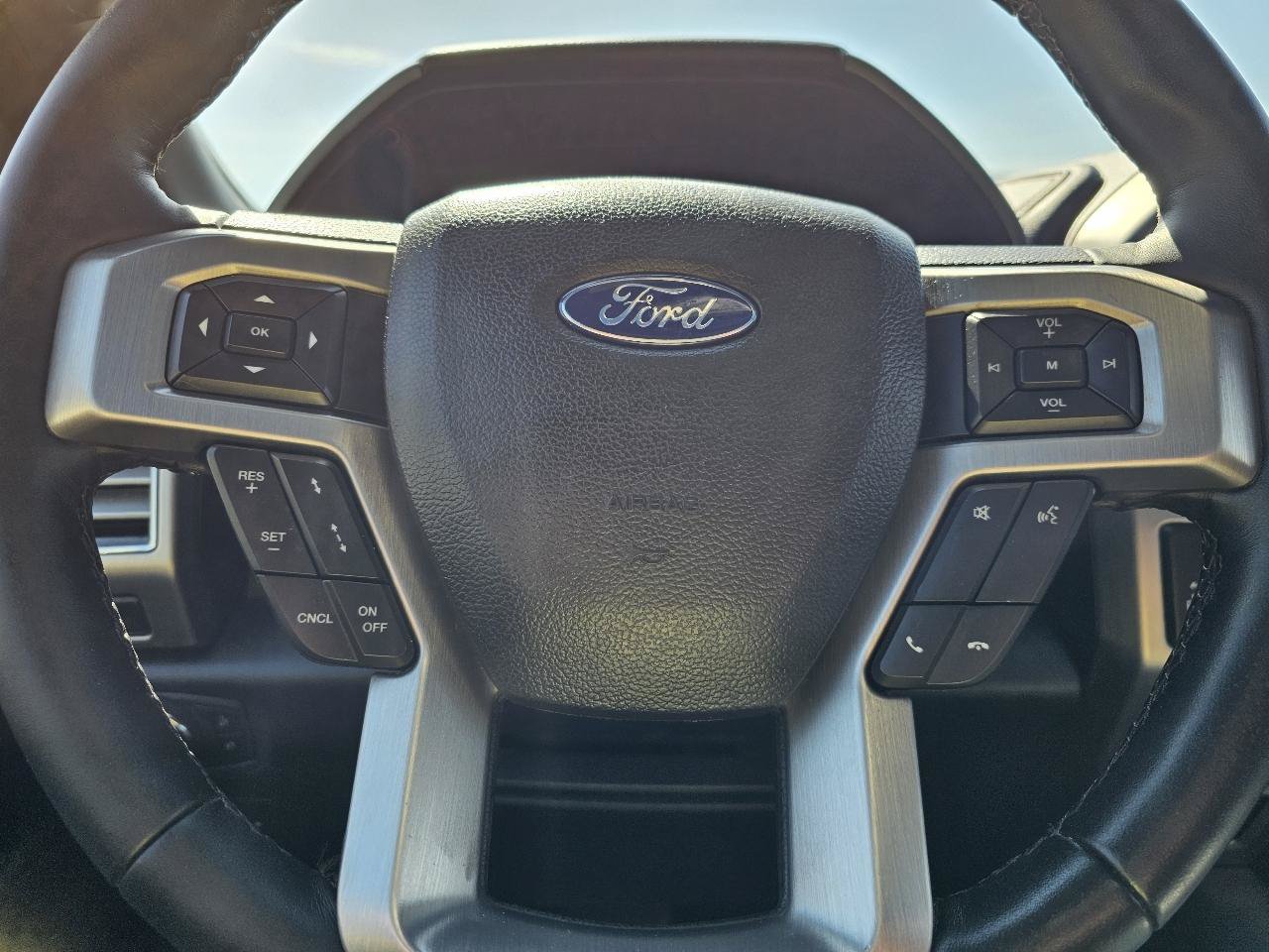 Used 2019 Ford F150 Platinum w/ Equipment Group 701A Luxury AWD/4WD image 11