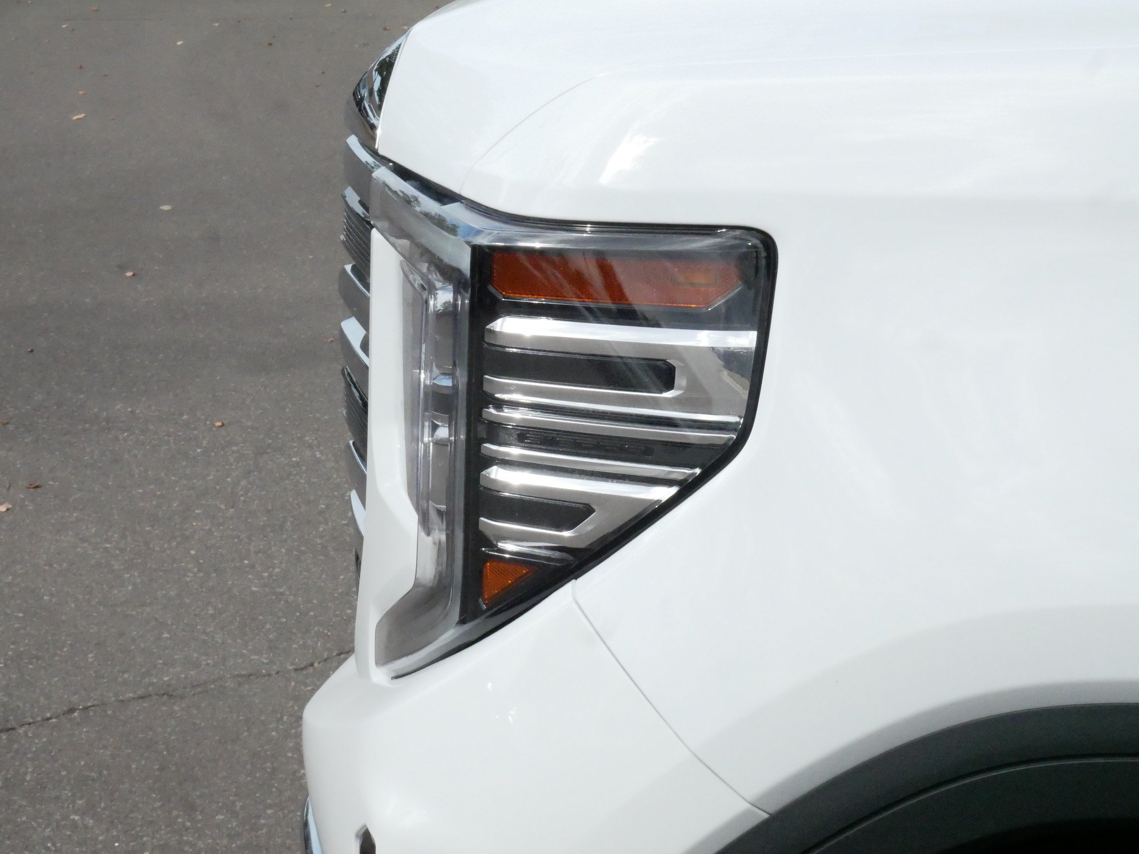 Used 2025 GMC Sierra 1500 SLT w/ SLT Premium Plus Package AWD/4WD image 16