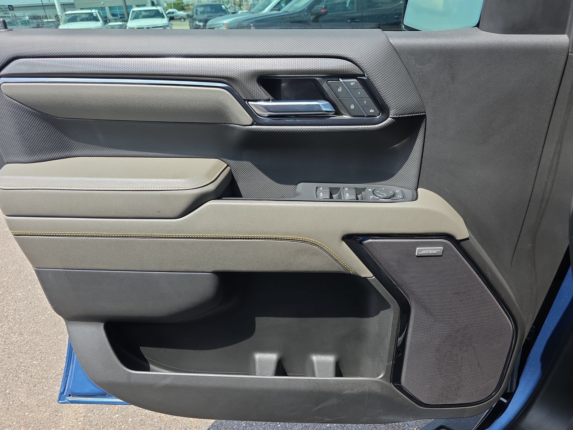 Used 2024 Chevrolet Silverado 1500 ZR2 w/ Technology Package AWD/4WD image 18