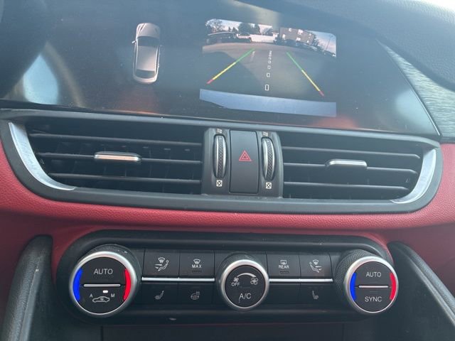 Used 2019 Alfa Romeo Giulia AWD image 50