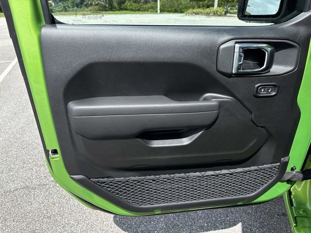 New 2025 Jeep Gladiator Sport image 17