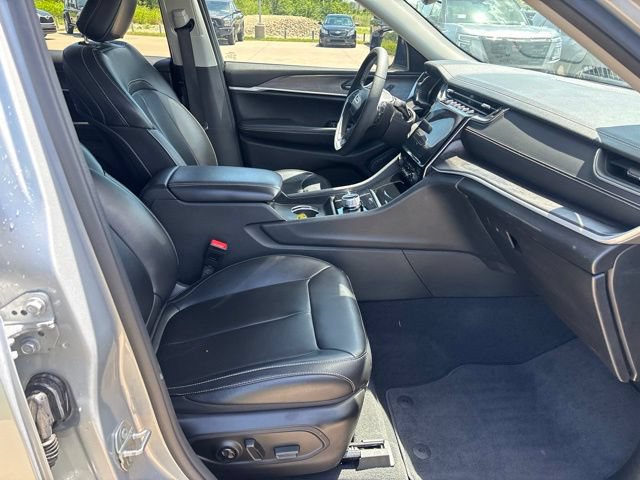 Used 2023 Jeep Grand Cherokee L Limited AWD/4WD image 22