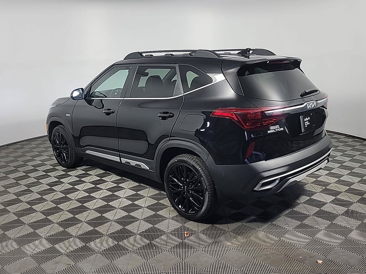 Used 2023 Kia Seltos Nightfall Edition AWD/4WD image 9