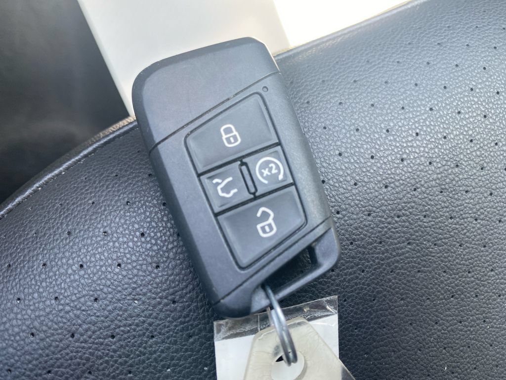 Used 2023 Volkswagen Jetta SE FWD image 25