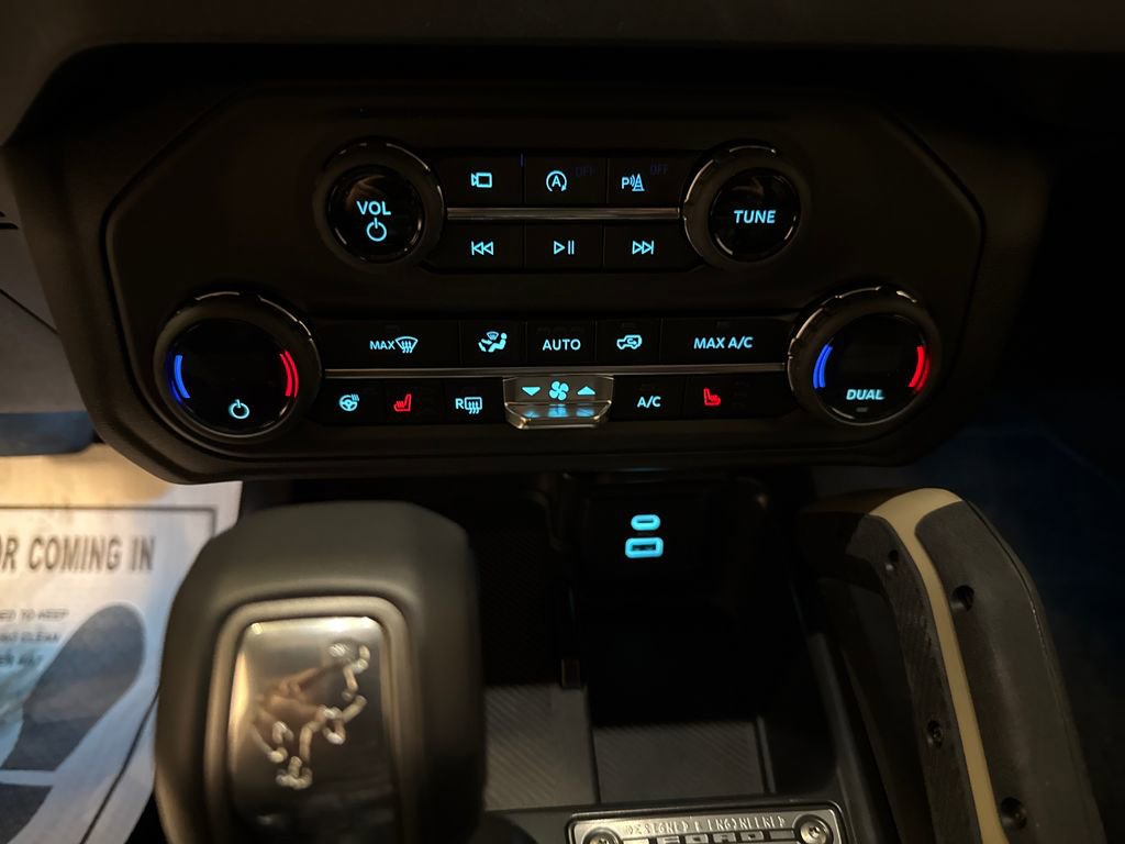 New 2025 Ford Bronco Badlands image 12