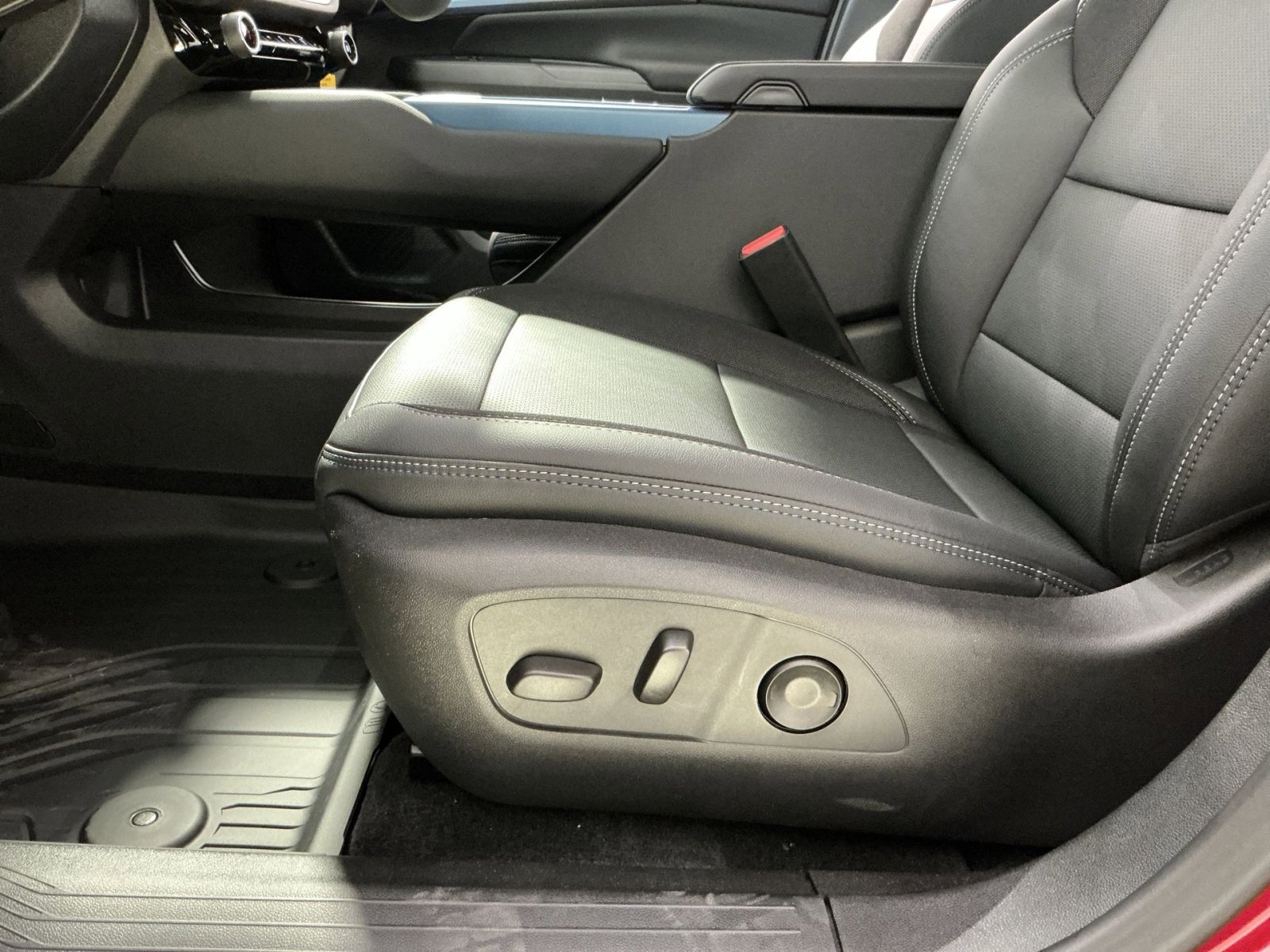 New 2026 Chevrolet Equinox EV LT image 22