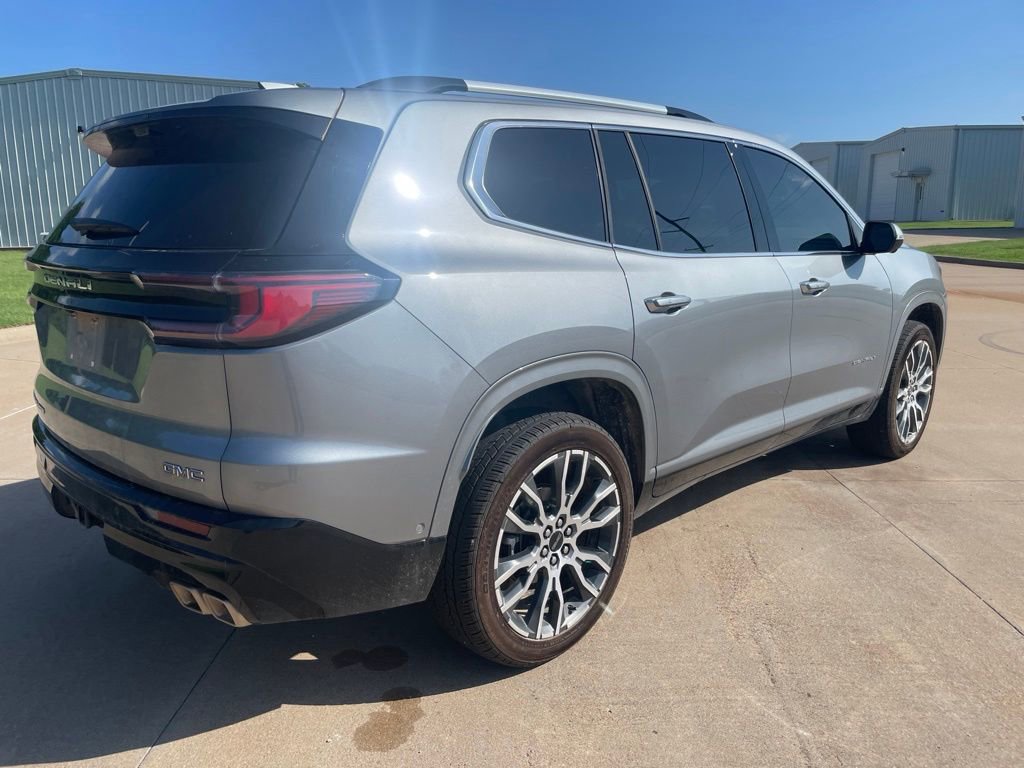 Used 2026 GMC Acadia Denali Ultimate w/ LPO, Floor Liner Package AWD/4WD image 5