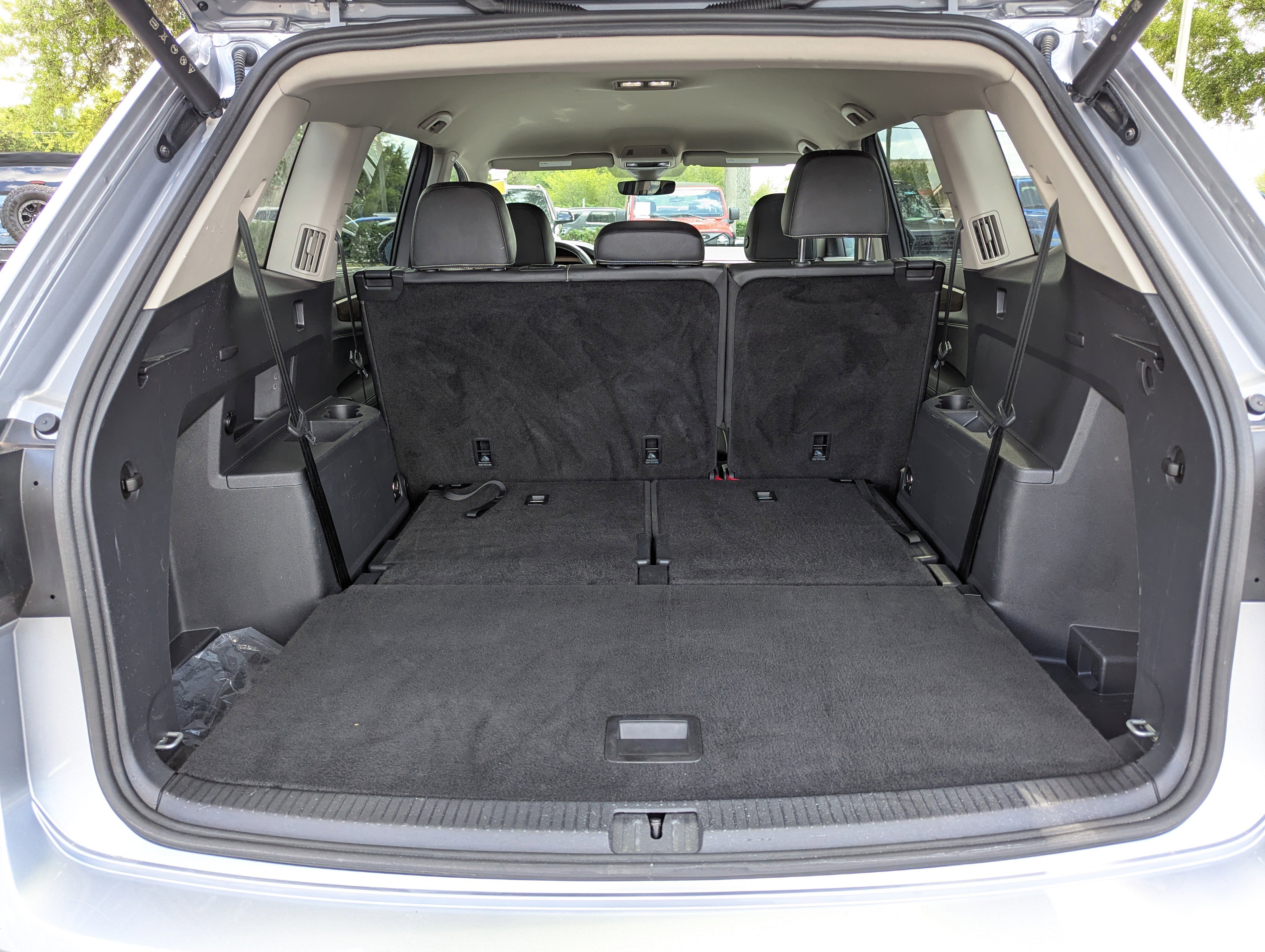 Used 2025 Volkswagen Atlas SE image 10