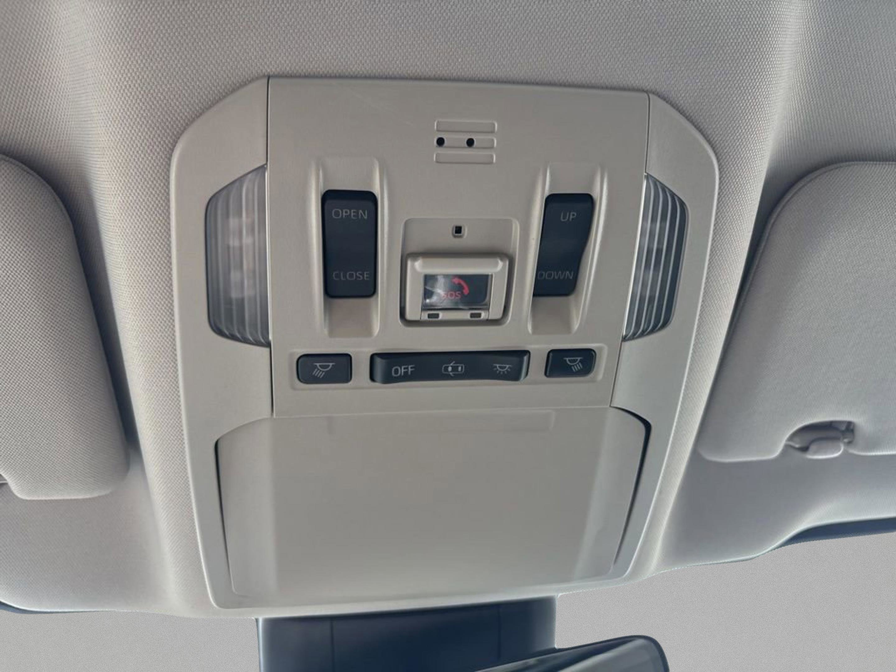 Used 2020 Toyota Highlander Limited image 25