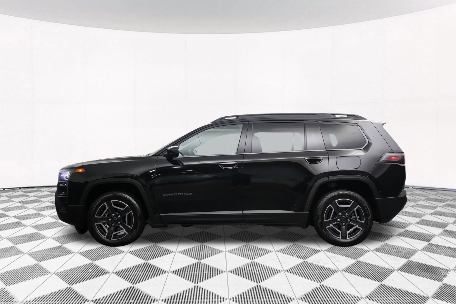 Used 2026 Jeep Cherokee Laredo AWD/4WD image 40