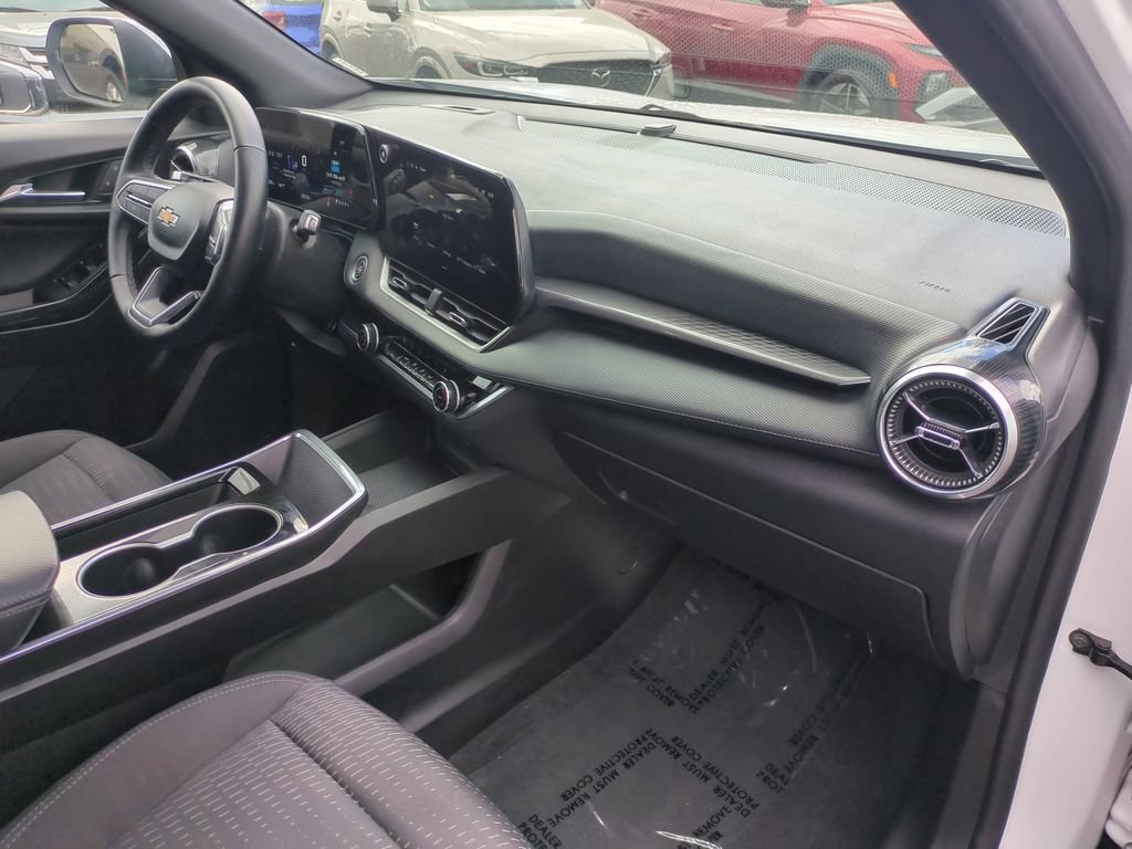 Used 2025 Chevrolet Equinox LT AWD/4WD image 30